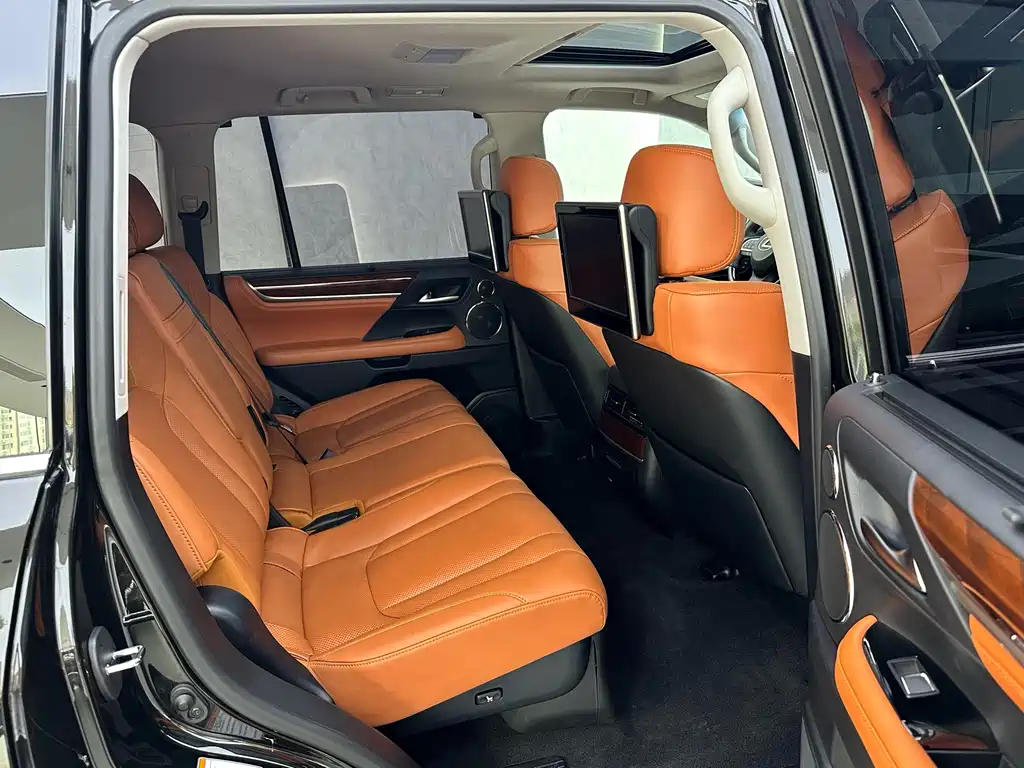 Lexus LX 2019 — фото 12