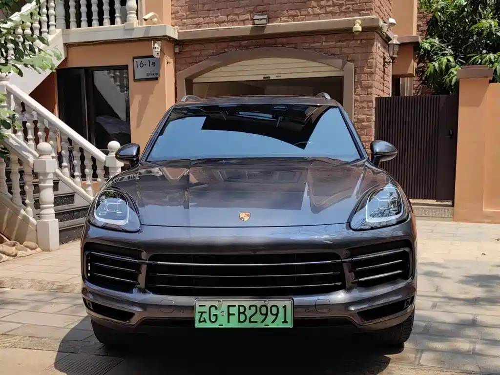Porsche Cayenne Hybrid 2021 — фото 12
