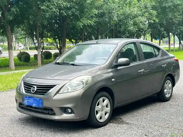 Nissan Sunny 2013
