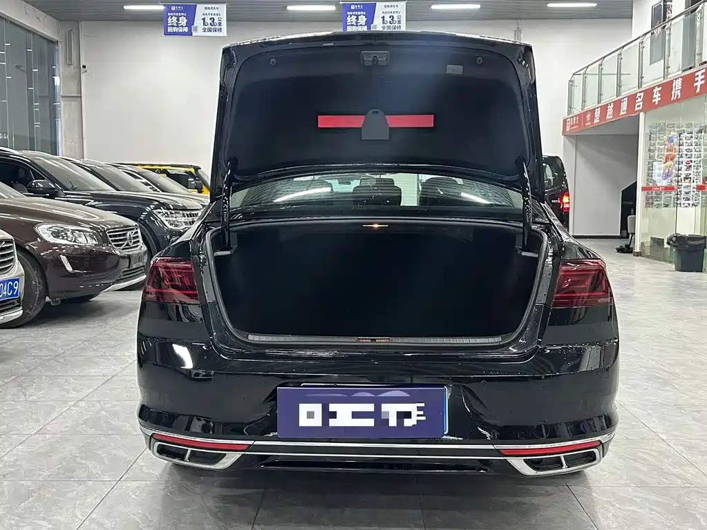 Volkswagen Magotan 2025