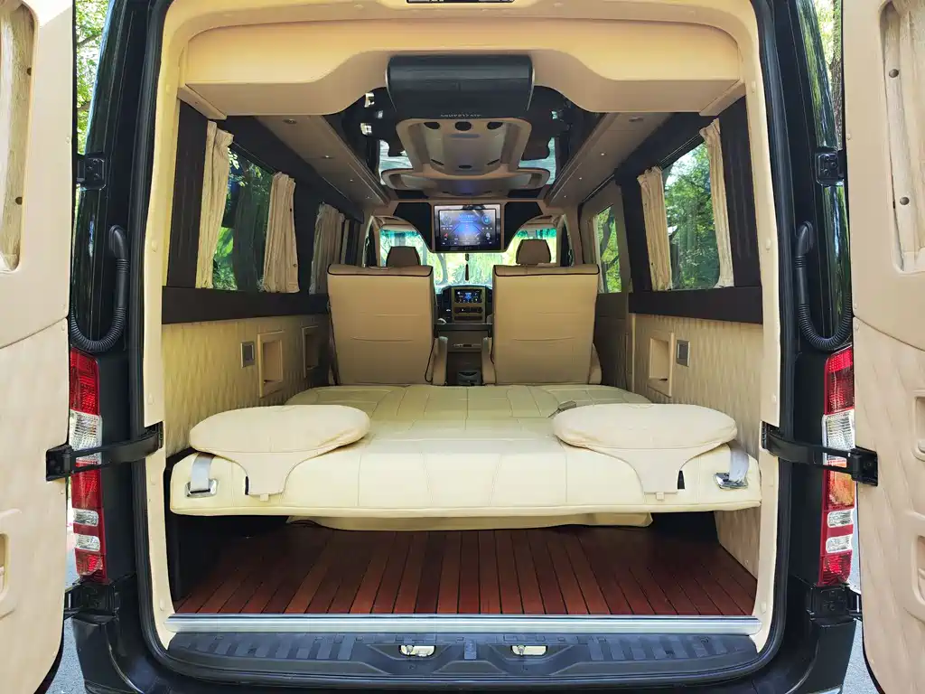 Mercedes-Benz Sprinter 2015 — фото 32