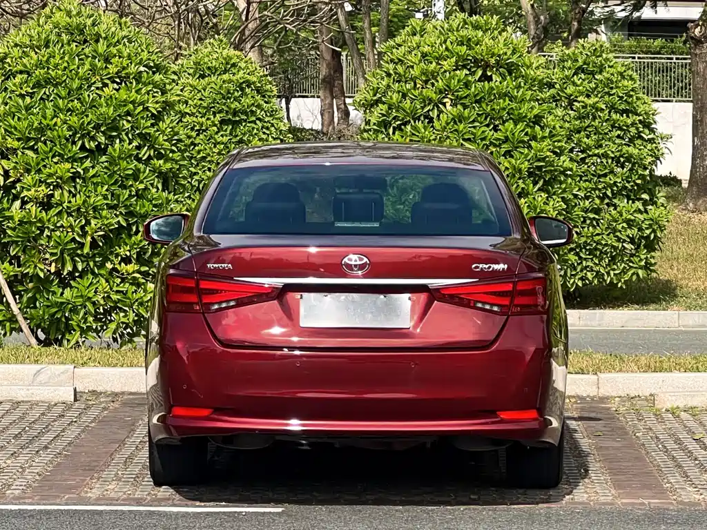 Toyota Crown 2015 — фото 14