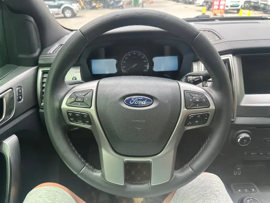 Ford Everest 2018 — фото 13