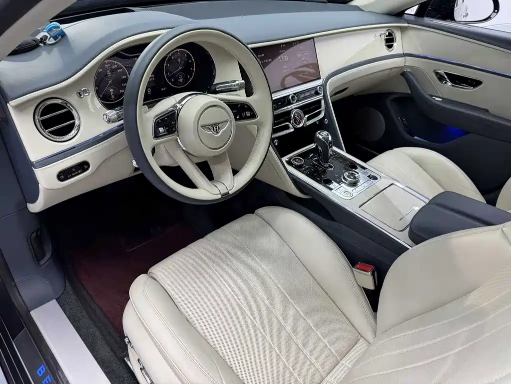 Bentley Flying Spur 2025 — фото 18