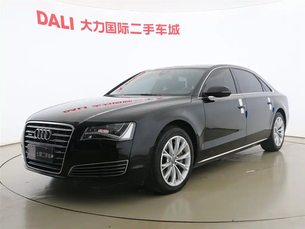 Audi A8 2014 — фото 1