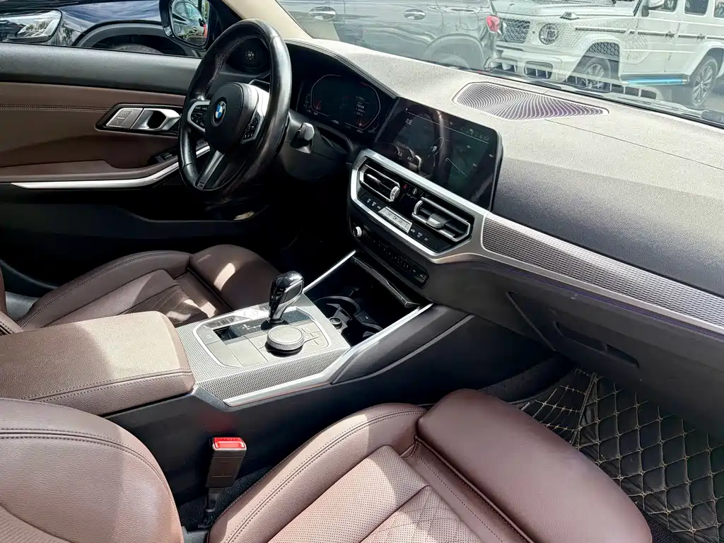BMW 3 Series 2022 — фото 19