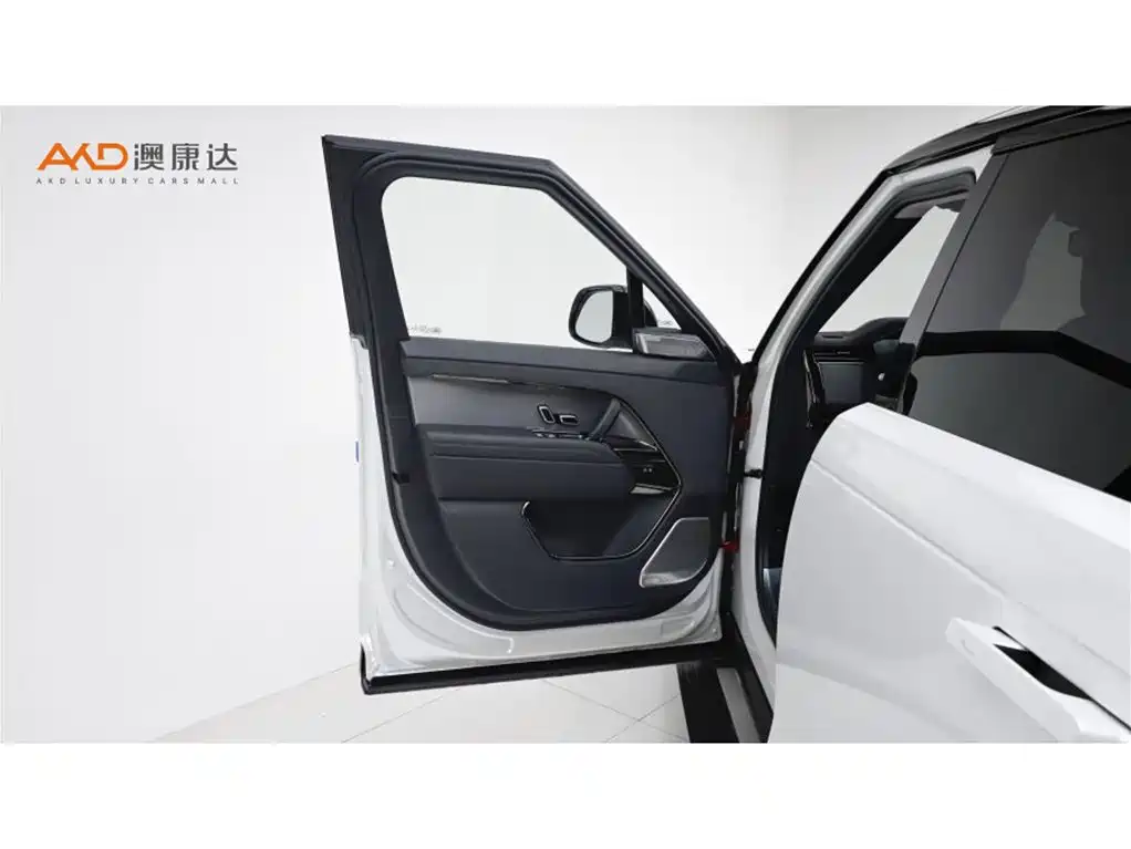 Land Rover Sport 2023 — фото 10