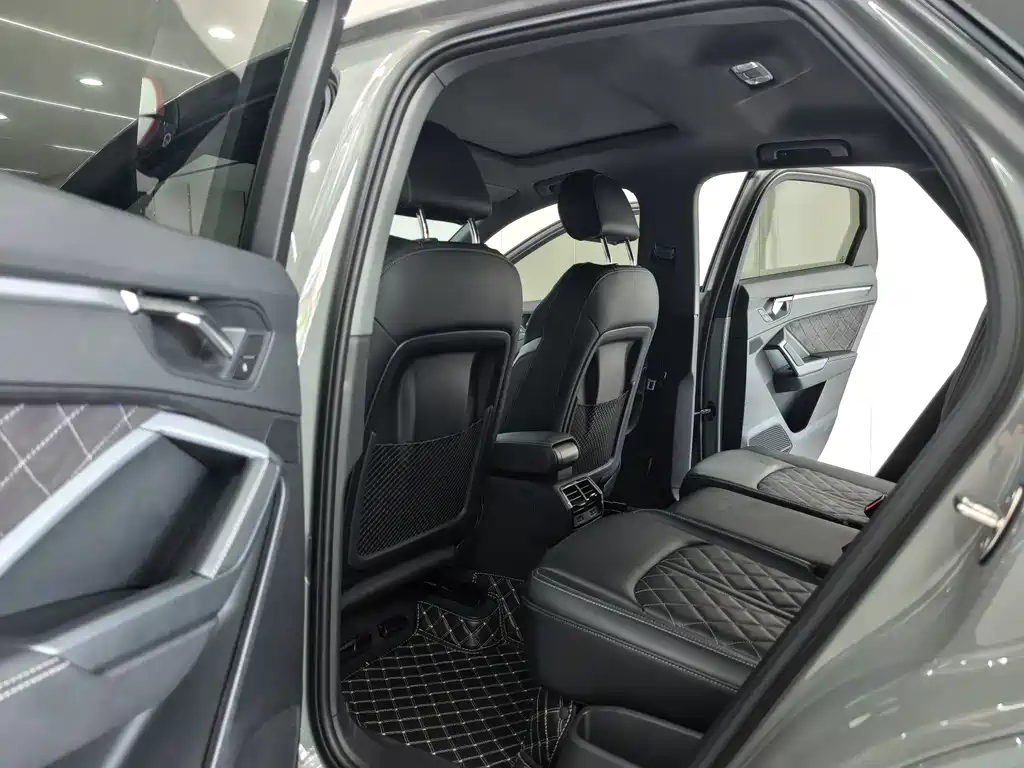 Audi Q3 Sportback 2024 — фото 8