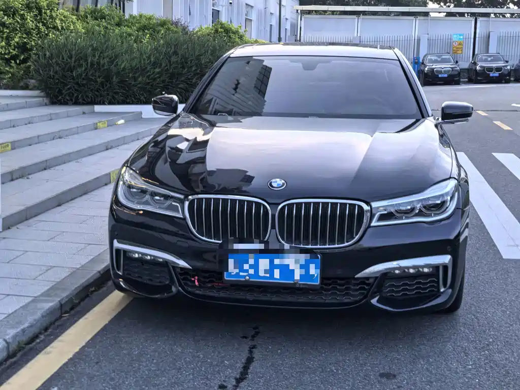 BMW 7 Series 2018 — фото 2