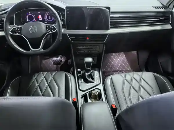 Volkswagen Tiguan L Plug-In Hybrid 2023