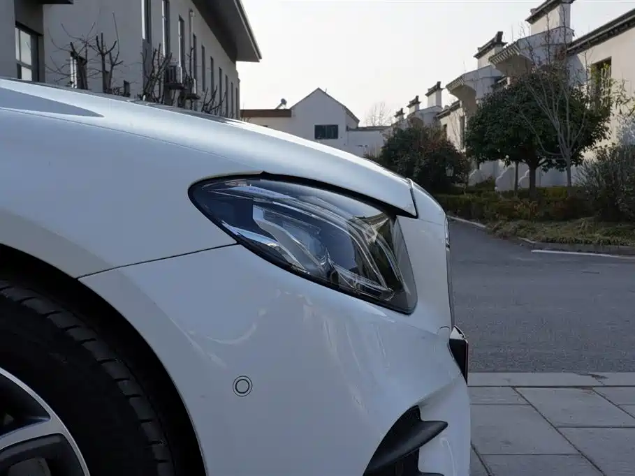 Mercedes-Benz E-Class 2020 — фото 10