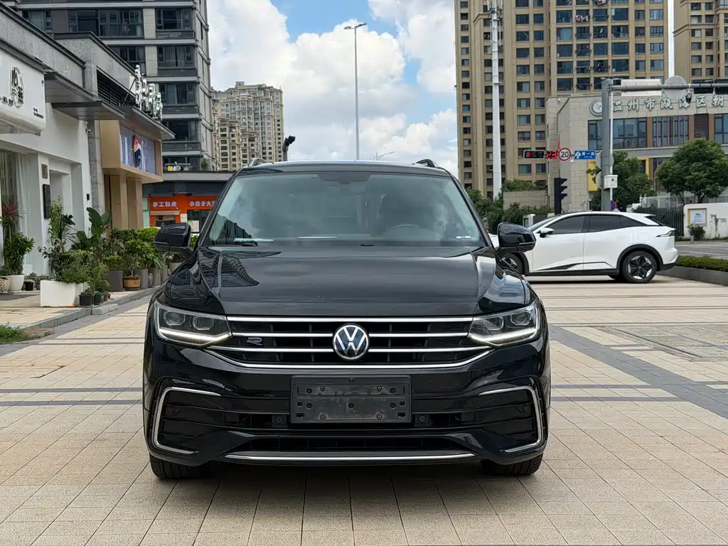 Volkswagen Tiguan L 2024 — фото 2