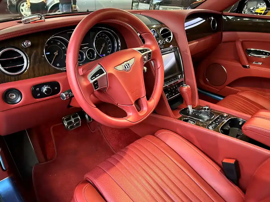 Bentley Flying Spur 2019 — фото 11