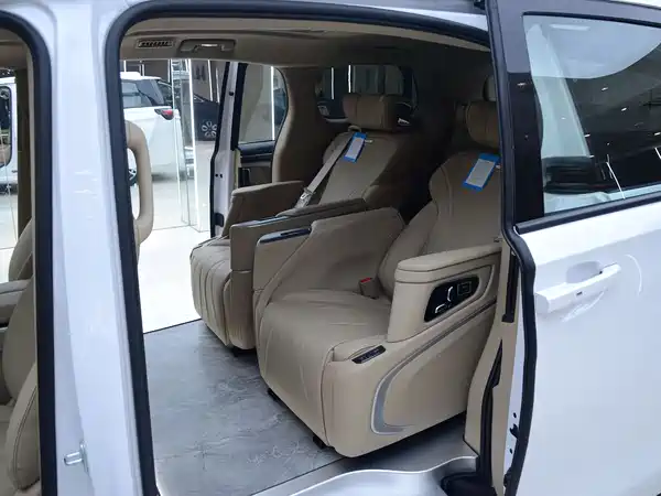 Buick GL8 2025