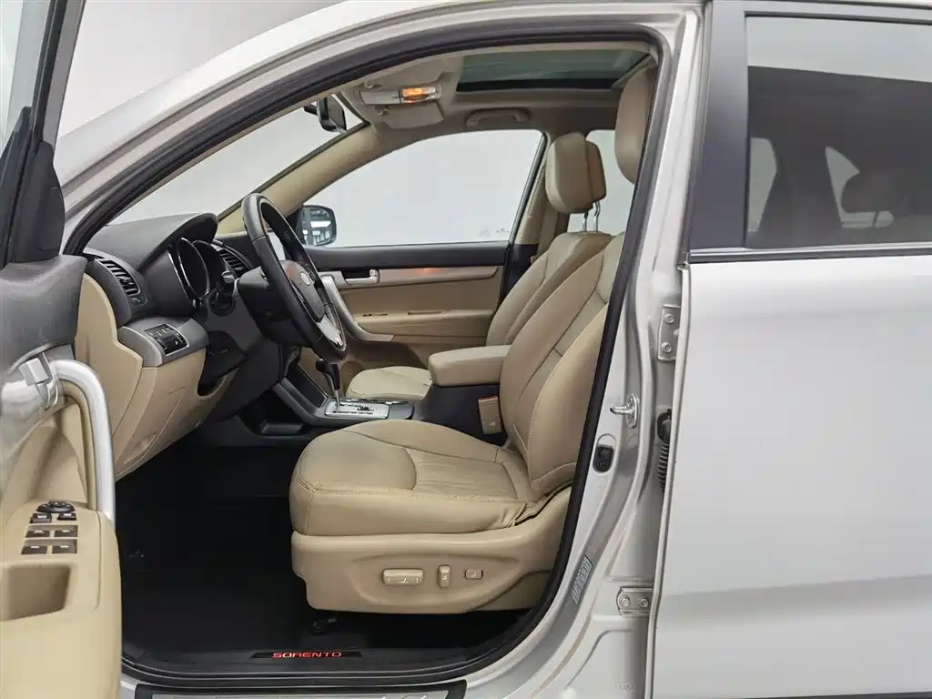 Kia Sorento 2012 — фото 10