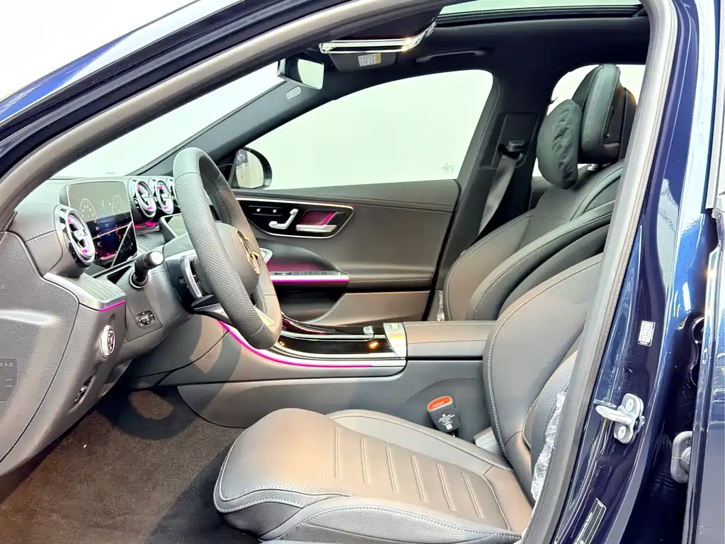 Mercedes-Benz C-Class 2026 — фото 12