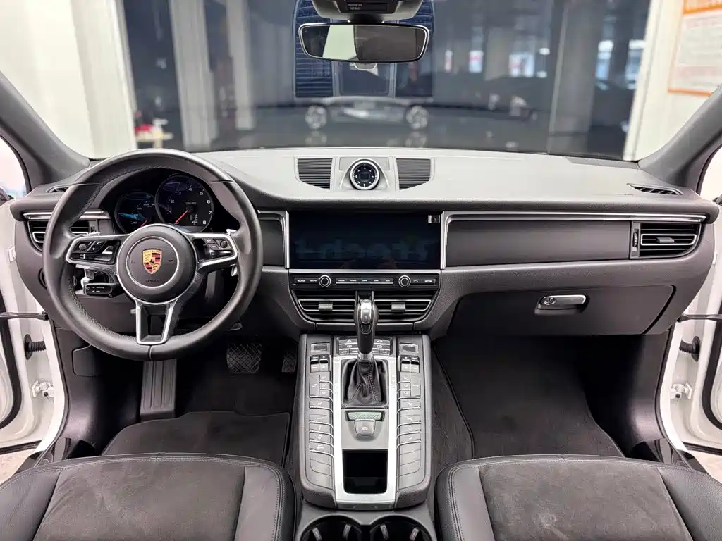 Porsche Macan 2019 — фото 24
