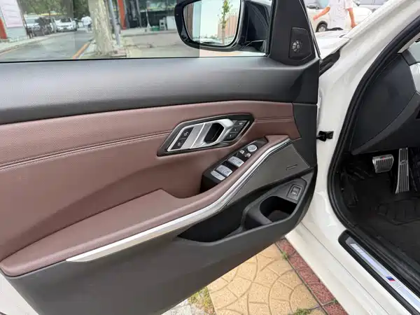 BMW 3 Series 2023