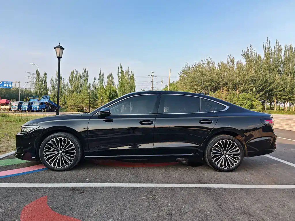 Volkswagen Passat 2025