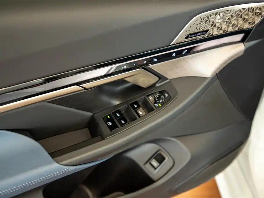 BMW 5 Series 2024 — фото 12