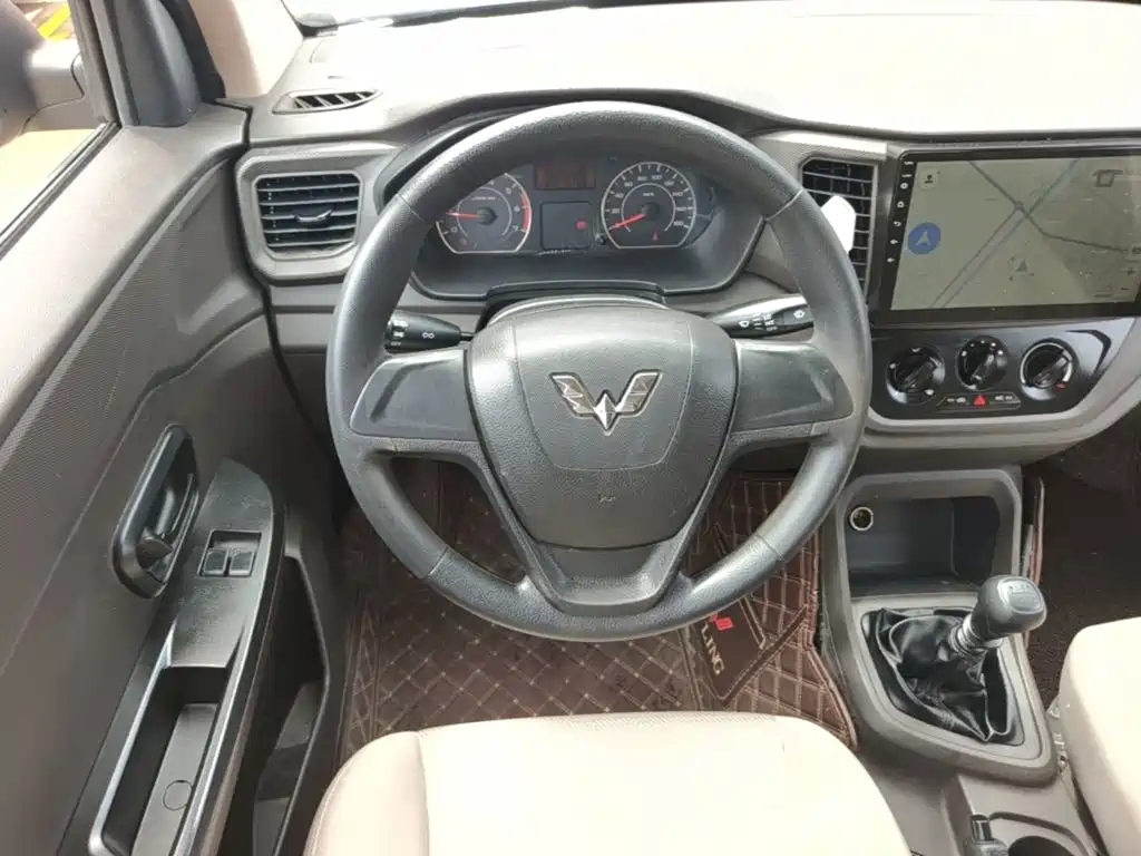Wuling Hongguang V 2020 — фото 11