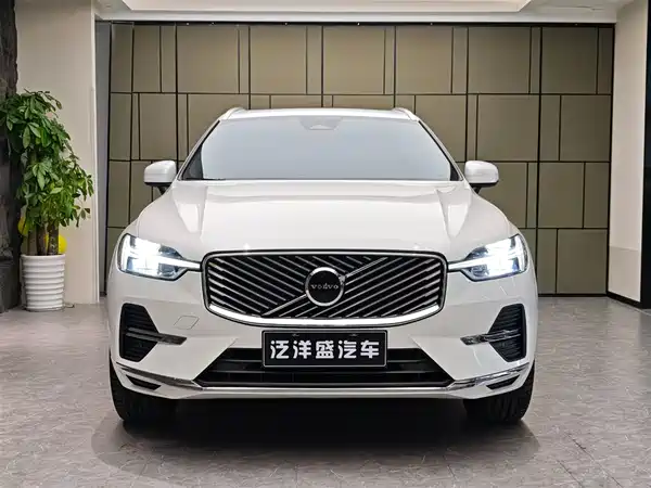 Volvo XC60 2025