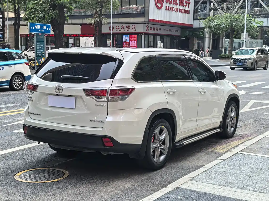 Toyota Highlander 2017 — фото 18