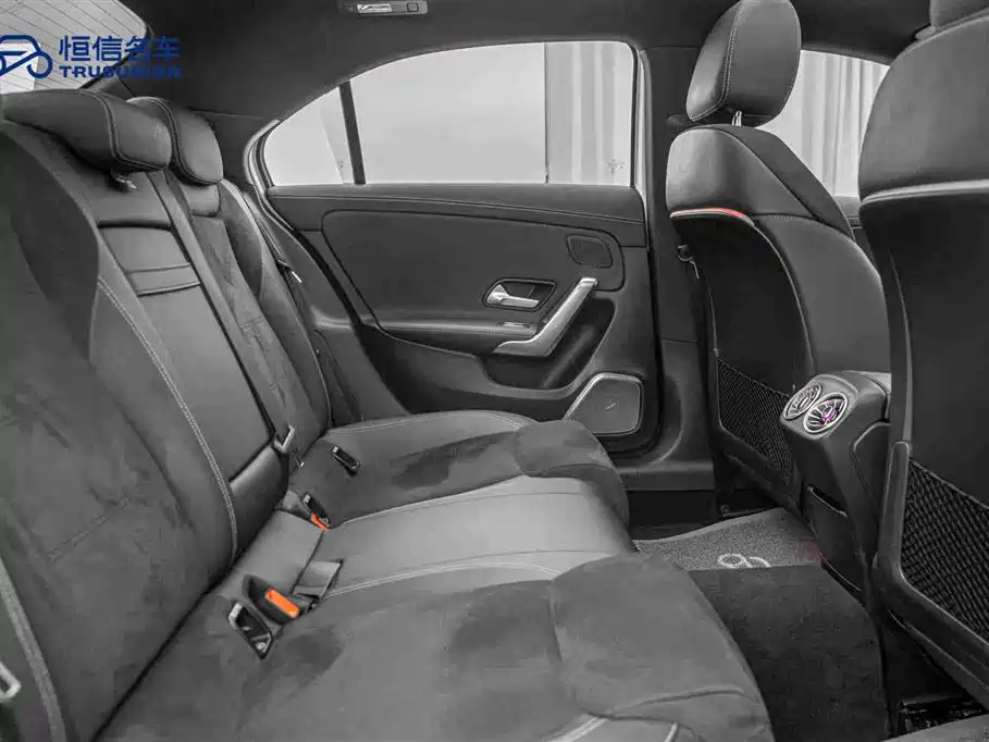 Mercedes-Benz A-Class 2019 — фото 16