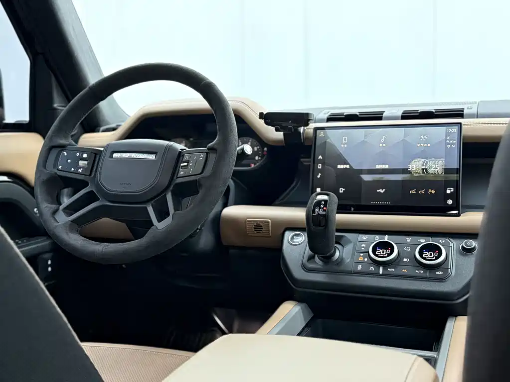Land Rover Defender 2025 — фото 17