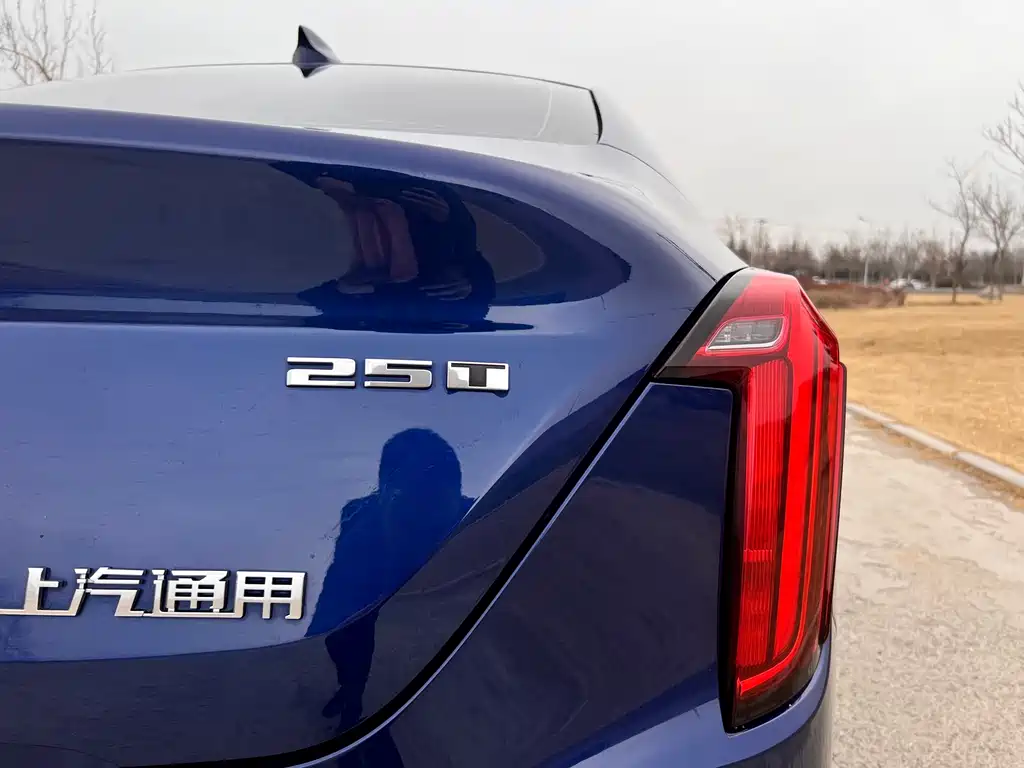 Cadillac CT4 2023 — фото 19
