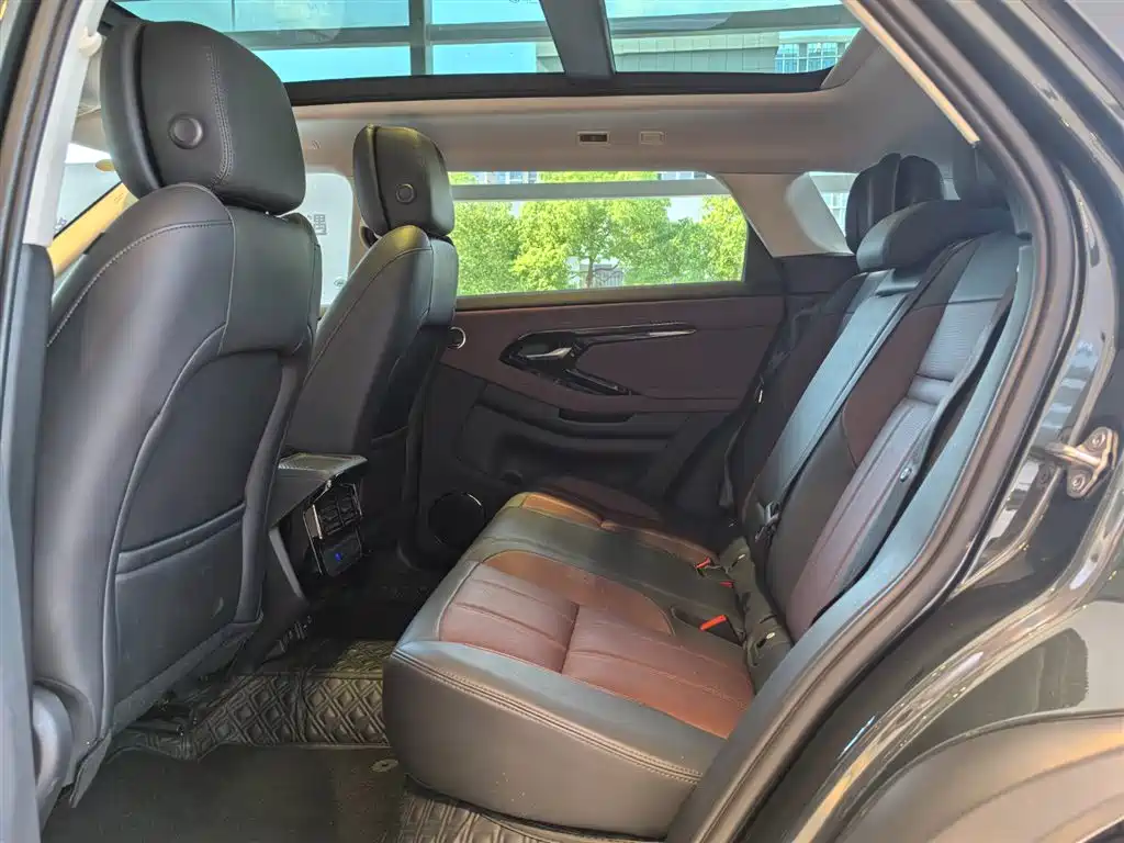 Land Rover Range Rover Evoque 2025 — фото 11