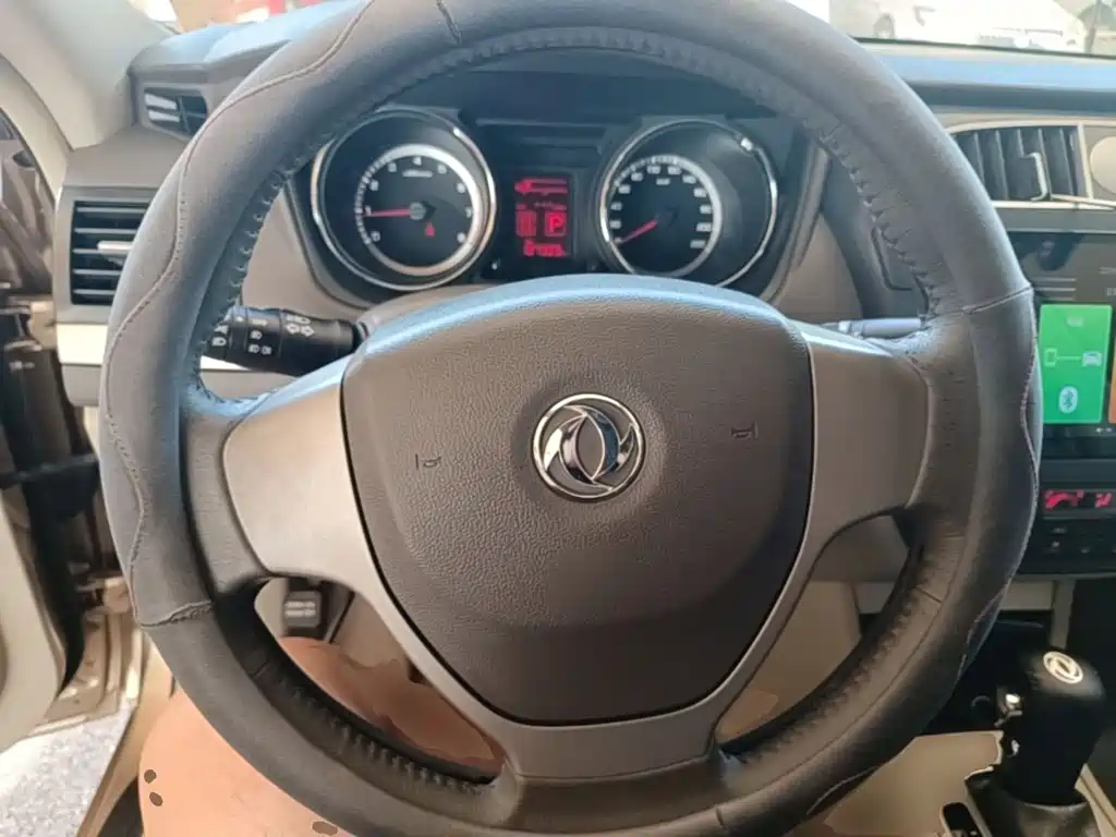 Dongfeng Fengshen A60 2015 — фото 11