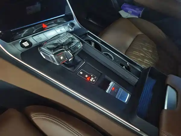 Audi A6L 2025