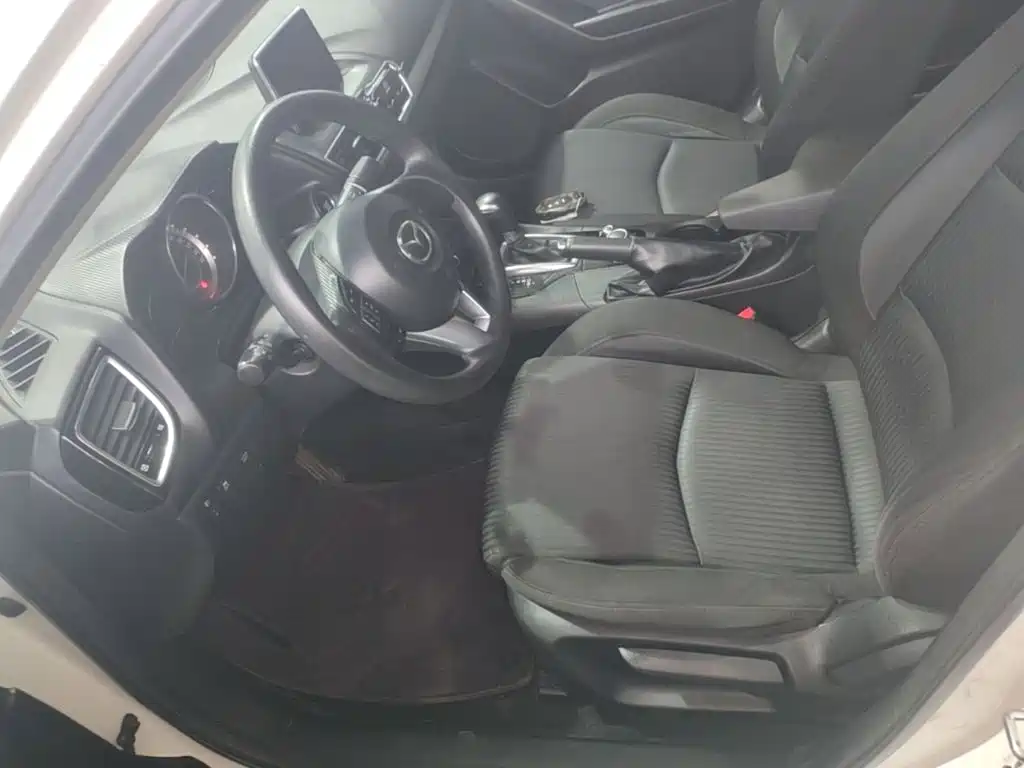 Mazda 3 Axela 2016 — фото 11