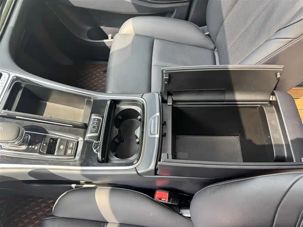 GAC Motor Trumpchi M8 2022 — фото 31
