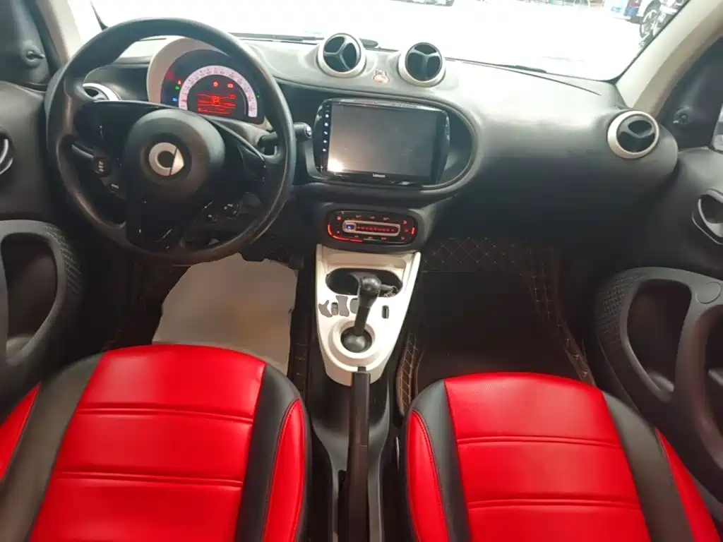 smart Fortwo 2017 — фото 10
