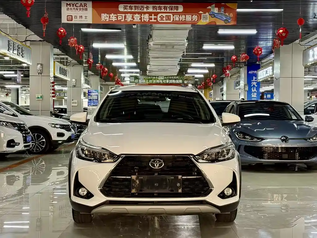 Toyota Yaris L 2022 — фото 9