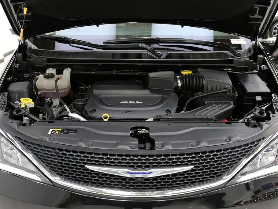 Chrysler Grand Voyager 2019 — фото 24