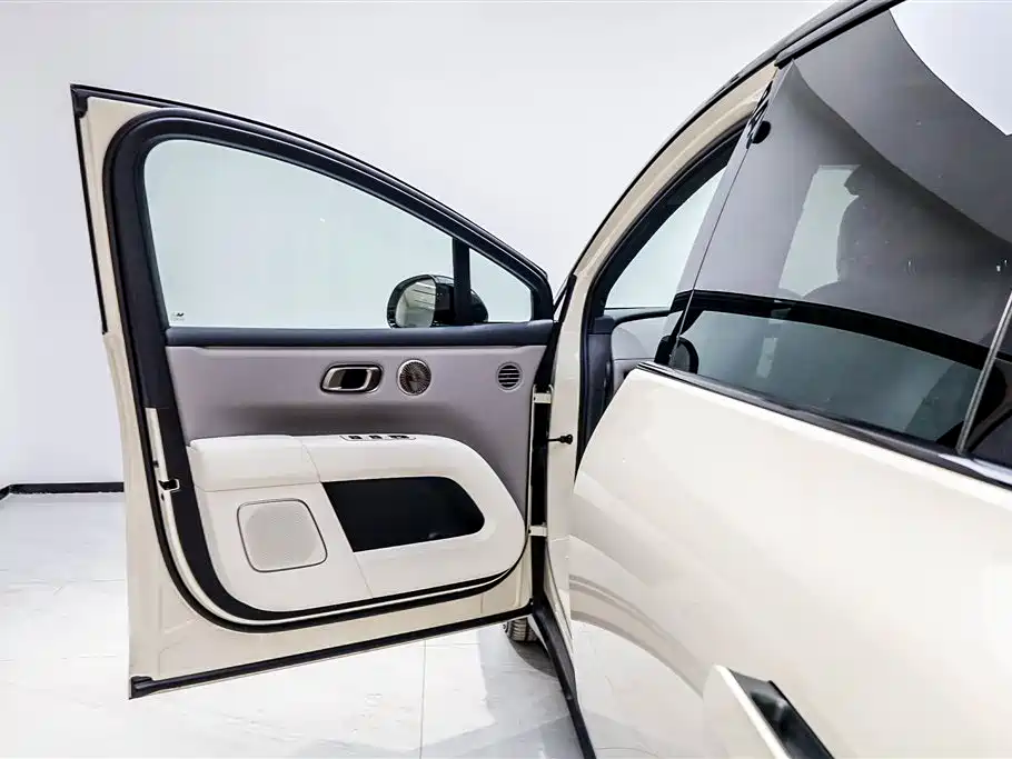 Li Auto i6 2025 — фото 16