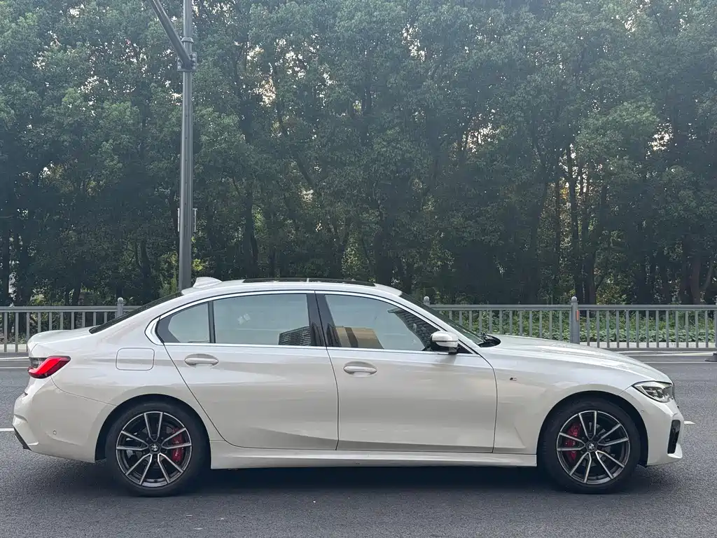 BMW 3 Series 2021