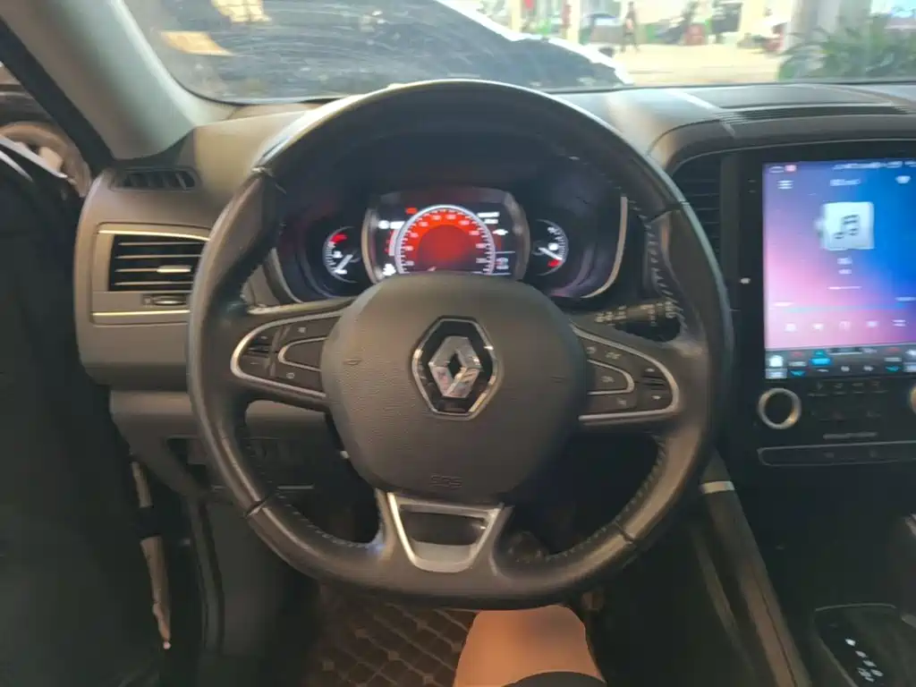 Renault Koleos 2018 — фото 11