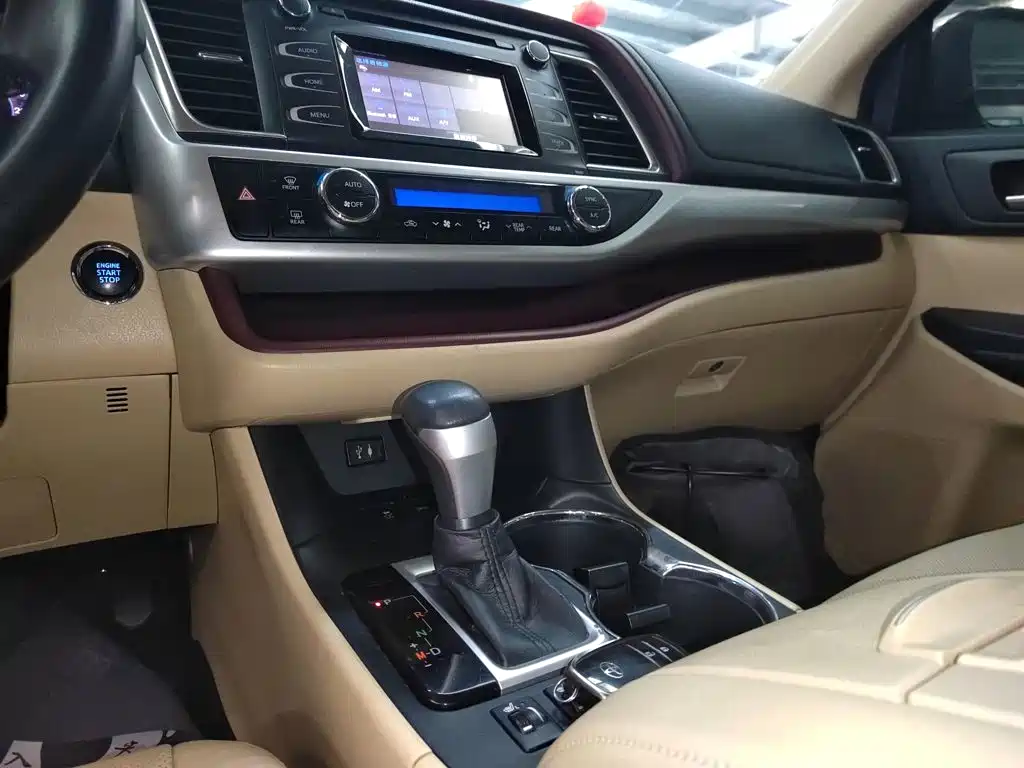 Toyota Highlander 2016 — фото 10