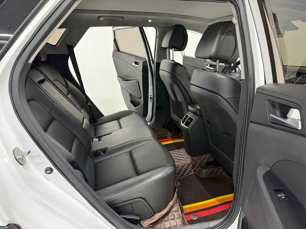 Hyundai Tucson 2018 — фото 9