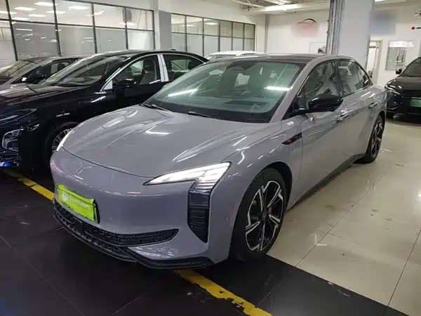 Hongqi EH7 2024