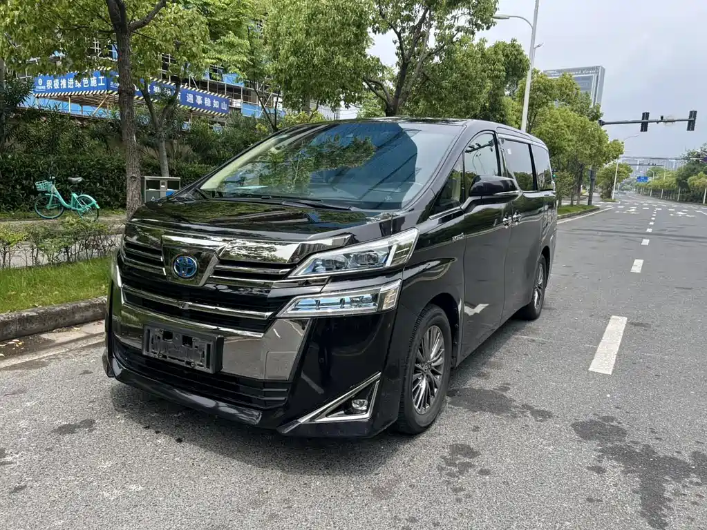 Toyota Vellfire 2019 — фото 1