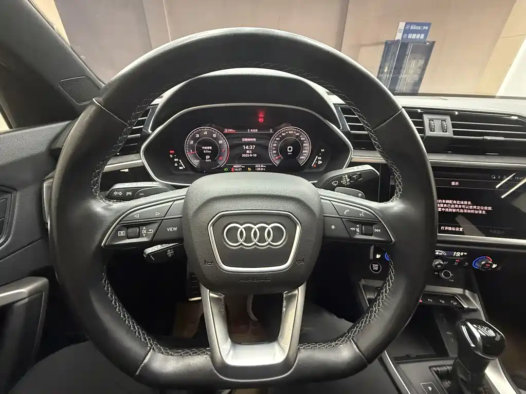 Audi Q3 2022 — фото 12