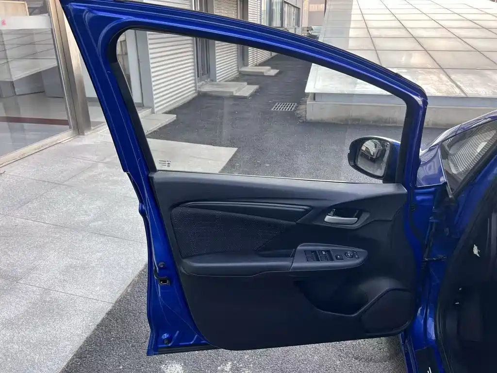 Honda Fit 2016 — фото 19