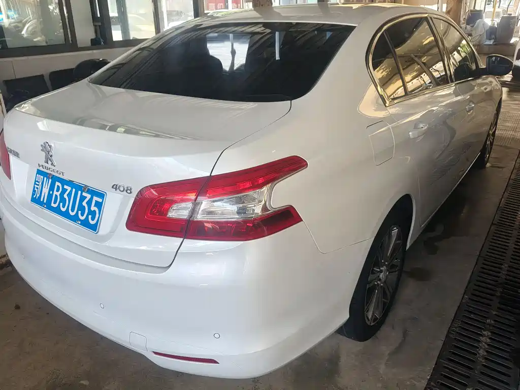 Peugeot 408 2015 — фото 12
