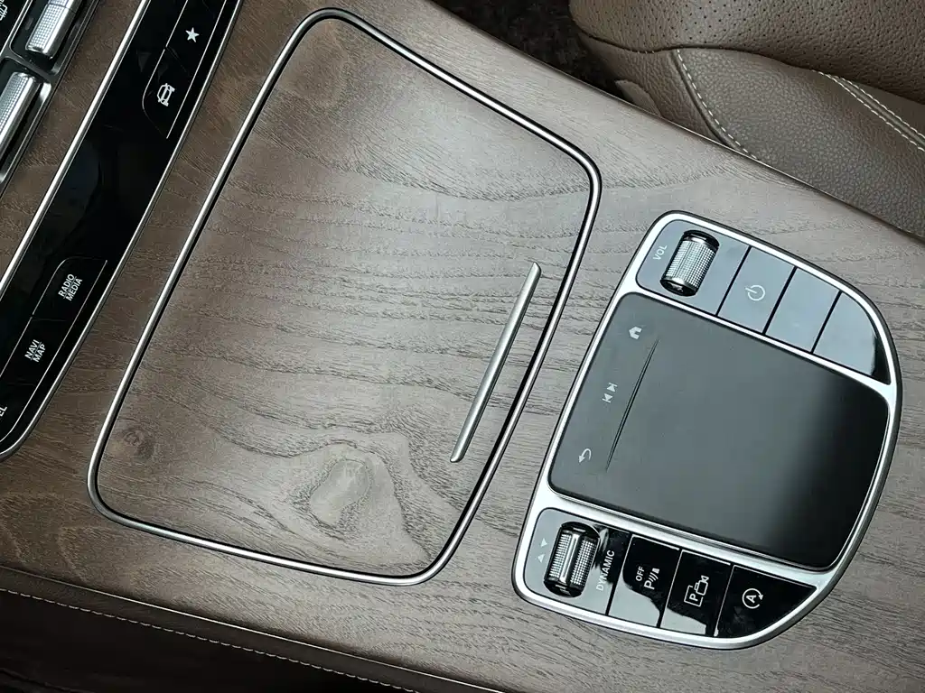 Mercedes-Benz E-Class 2023 — фото 21