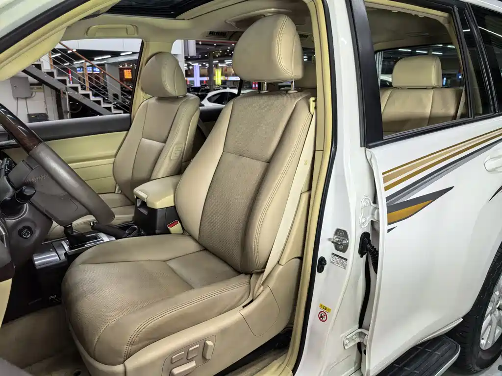 Toyota Prado 2014 — фото 11